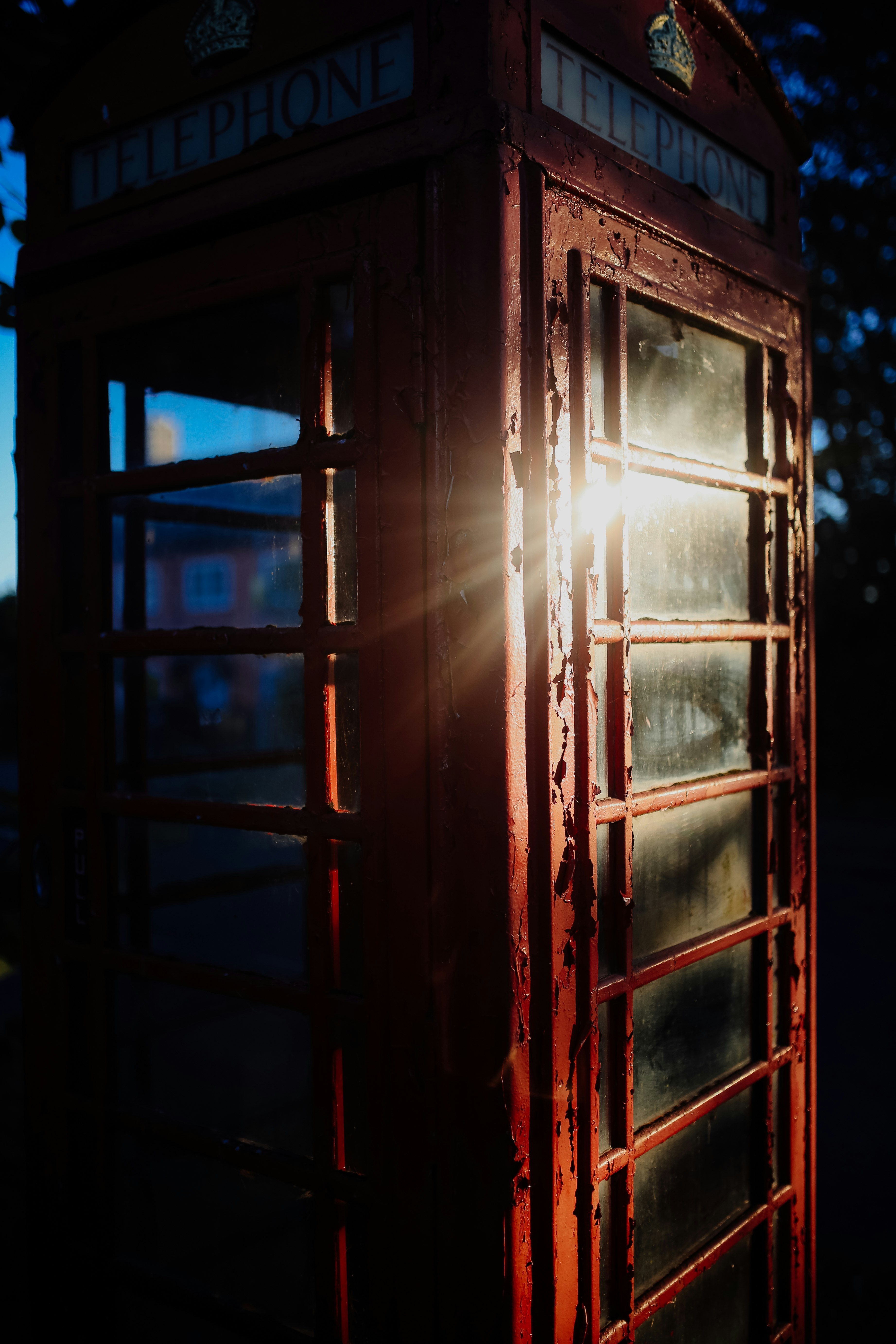 red telephone booth